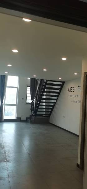 捷开心苑86平米复式公寓-商住两用 电梯复试  人民小学 实验中学