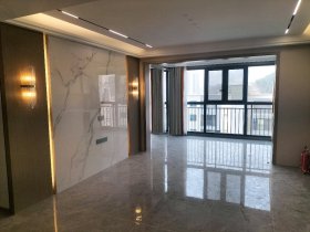 金龙尚景电梯毛坯房，单价6000多，送超大阳台