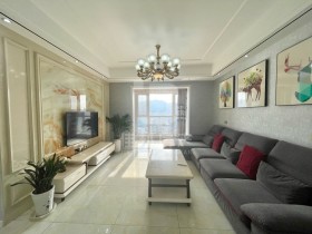 上海路精装二室热暖齐全，电梯高层诚心出售家具家电齐全