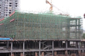 中环世贸广场工程进度：项目已盖至9层